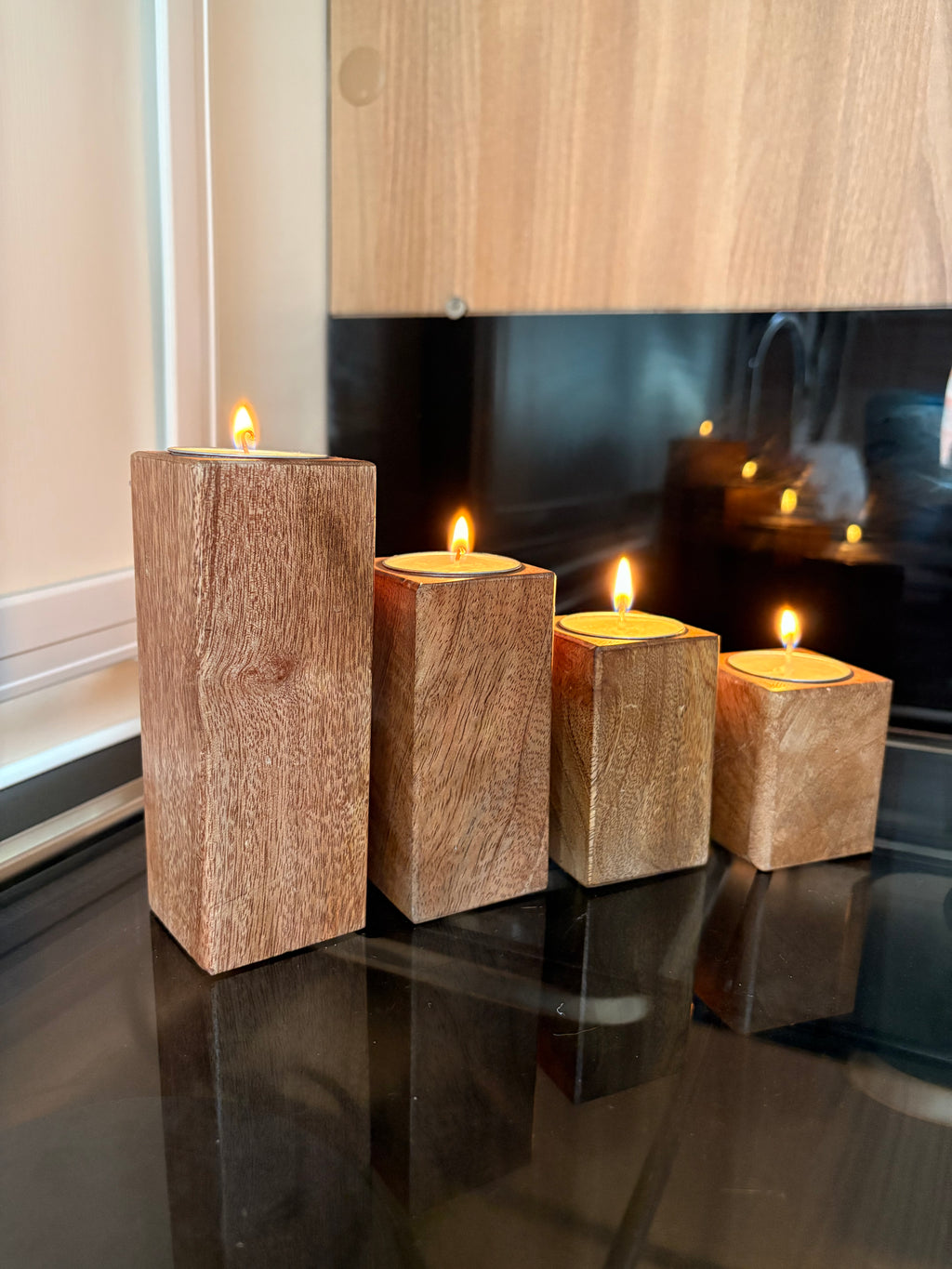 Set Of 4 Mango Wood Block Tea-Light Holders 1339305C-322A-4FE2-81D8-F18634441ED5