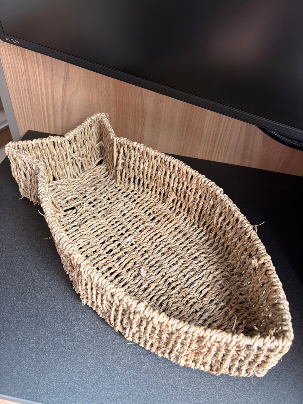 Set Of 2 Rattan Fish-Shaped Storage Baskets D3585481-9E92-4DC2-8C99-C04F4EC03577