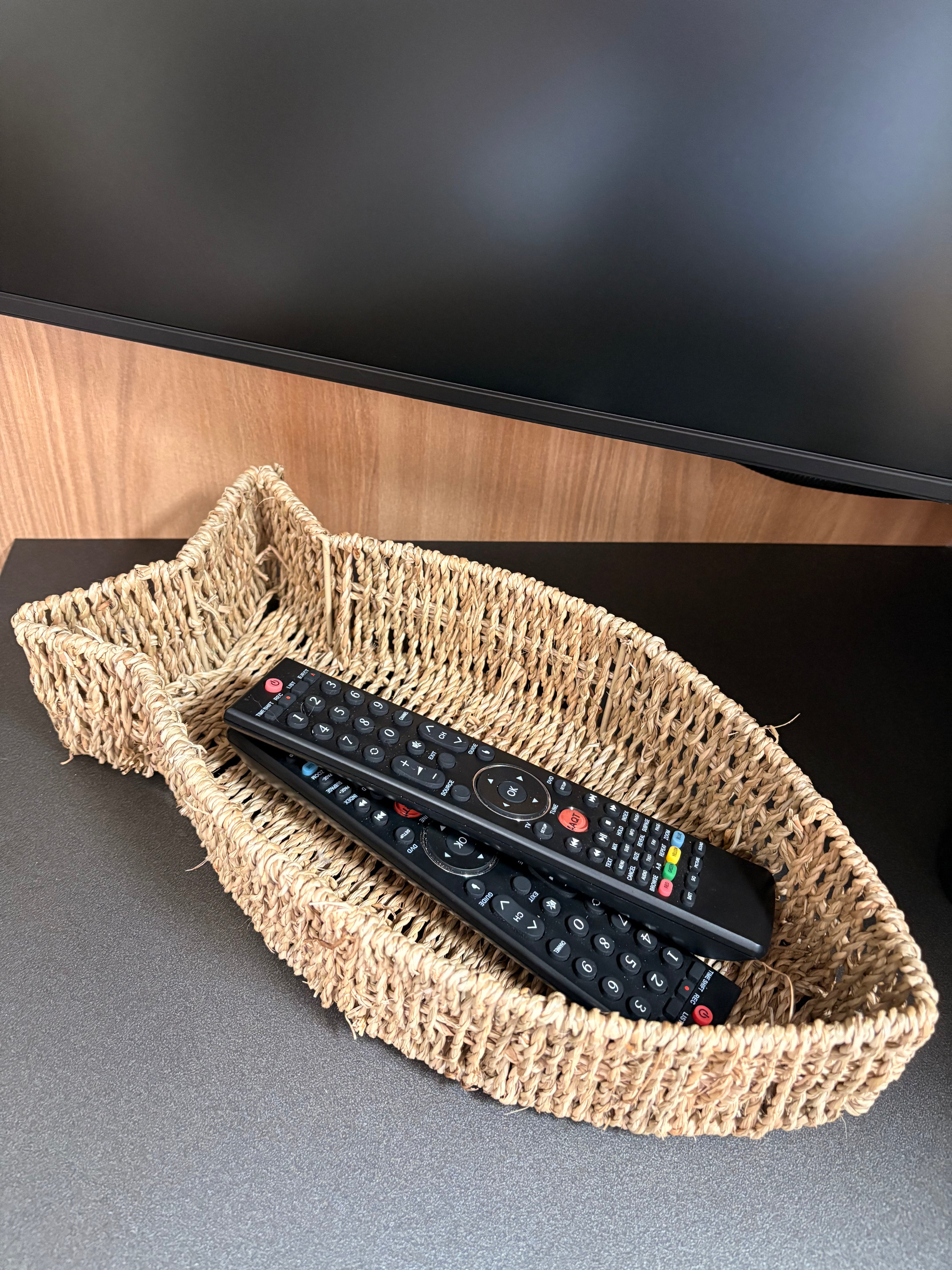Set Of 2 Rattan Fish-Shaped Storage Baskets DE192685-32EF-4D0A-BFD6-661E3626C66B